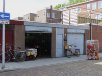 902562 Afbeelding van het verdeelpunt van PostNL in een garage aan de Bonistraat te Utrecht.